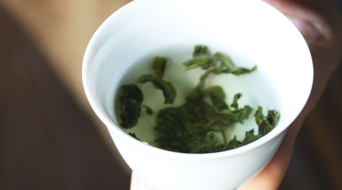 「お茶は、その味そのものだけではなく、香りや自然を感じて飲むもの」