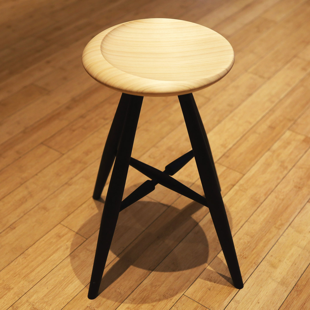 渡邉 崇　スツール Crescent stool