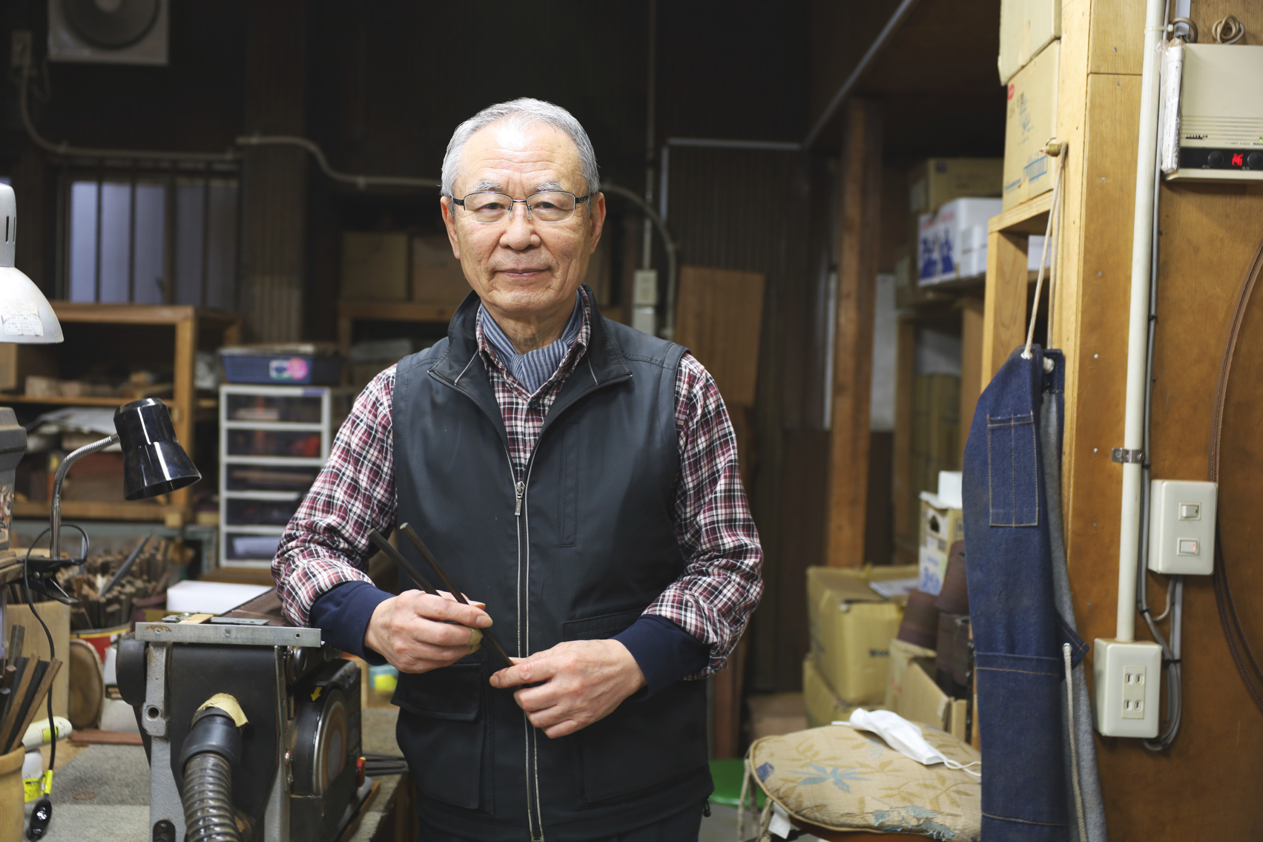 江戸木箸大黒屋の創業者であり、今も箸をつくり続ける職人の竹田勝彦さん