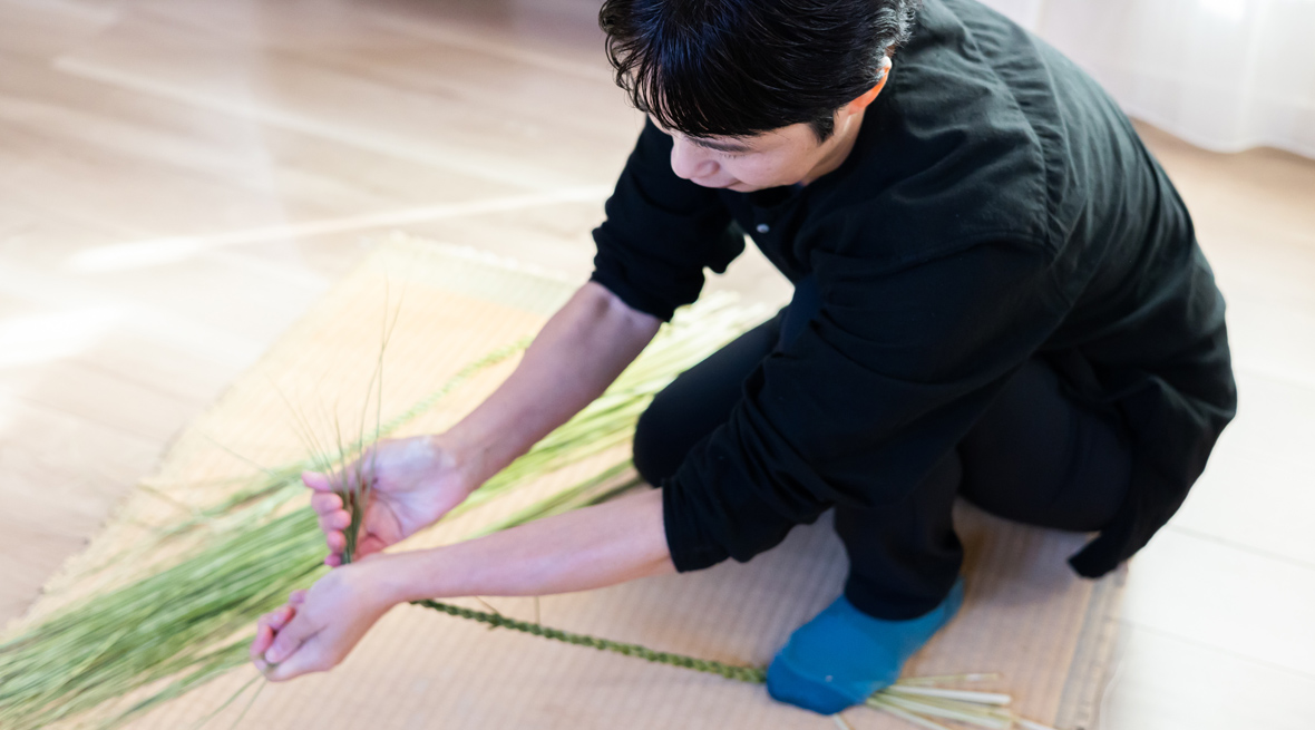 “右回転でねじりをかけながら、左回転で綯う（なう）”という特別な方法