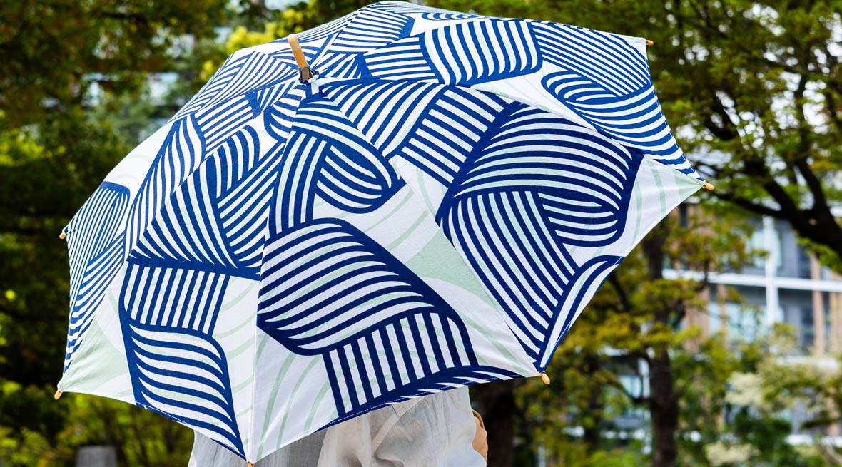 バイカラーで楽しむ、手捺染の日傘